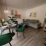 Bonnystay L Modern L Zentral L Work Space L Kitchen L Smart Tv L Wlan